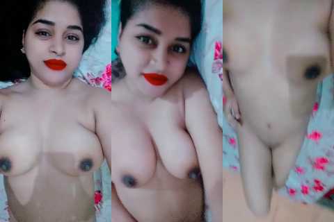 Sexy cute desi bhabi nude boobs MMS
